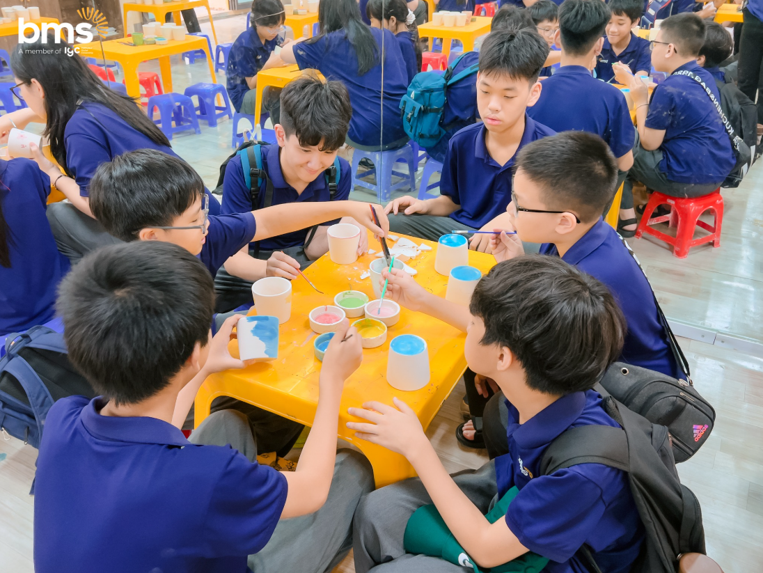 Cha mẹ nên làm gì để con không cảm thấy bị áp lực?