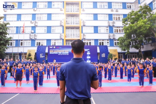Gần 300 em bé mầm non gây "bão" với màn đồng diễn thể chất đỉnh cao